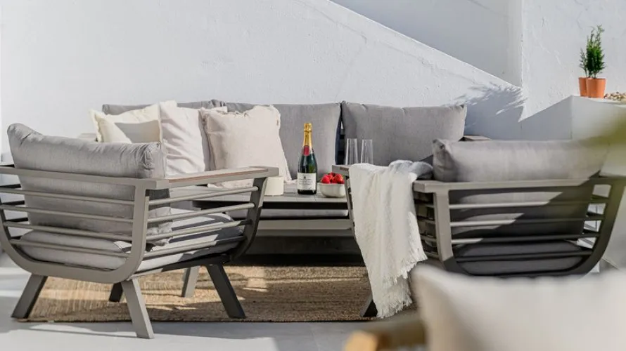 4 bedrooms apartment for sale , La Quinta, Spain No. 348 № 9