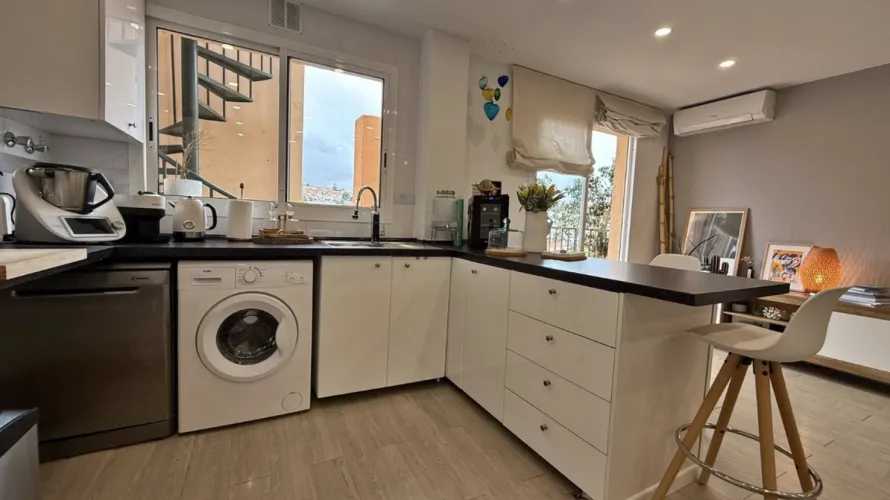 2 bedrooms duplex for sale , Fuengirola, Spain No. 631 № 4