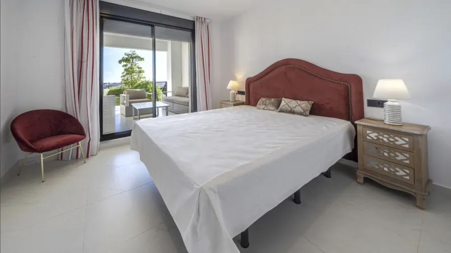 2 bedrooms apartment for sale , Estepona, Spain No. 486 № 3