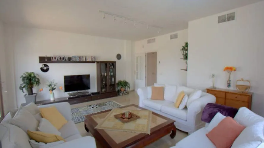 2 bedrooms penthouse for sale , Manilva, Spain No. 552