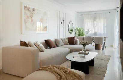 3 bedrooms apartment for sale , La Quinta, Spain No. 464