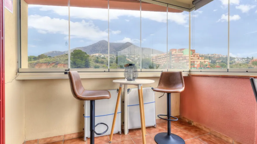 2 bedrooms apartment for sale , Fuengirola, Spain No. 692 № 3