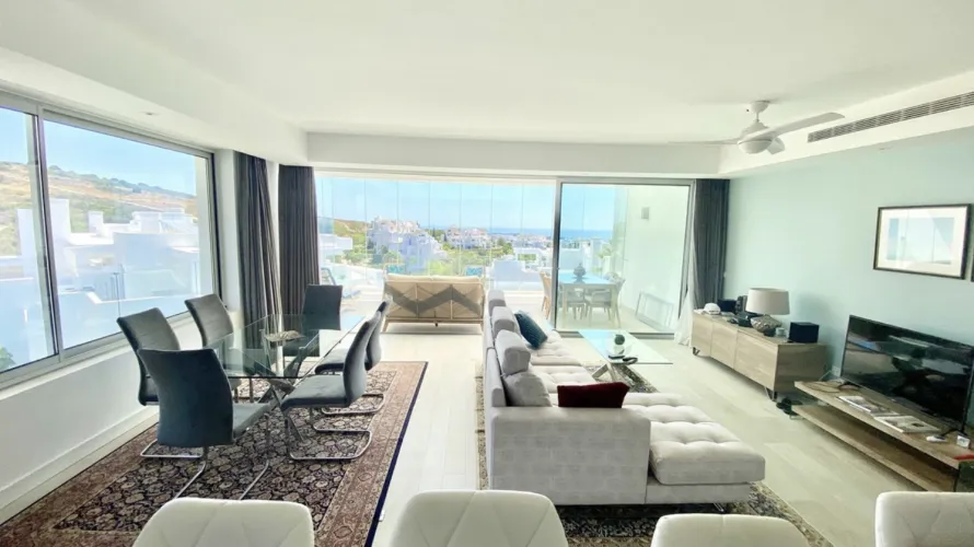 3 bedrooms apartment for sale , Estepona, Spain No. 780