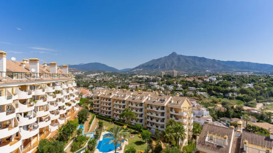 2 bedrooms duplex for sale , Nueva Andalucia, Spain No. 732 № 16