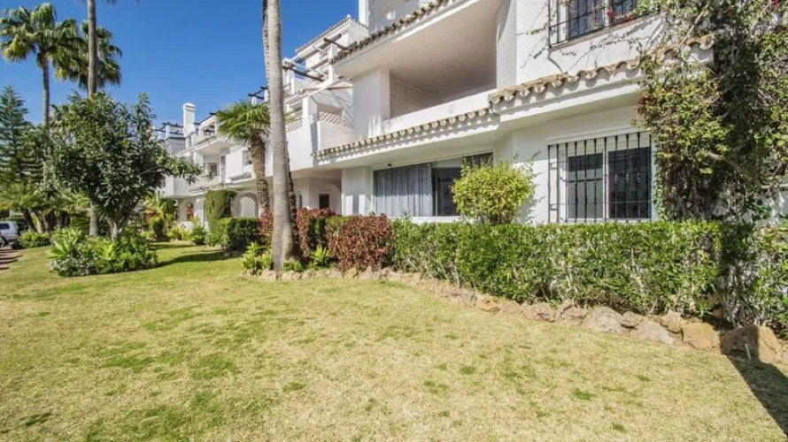 3 bedrooms apartment for sale , Nueva Andalucia, Spain No. 592 № 15