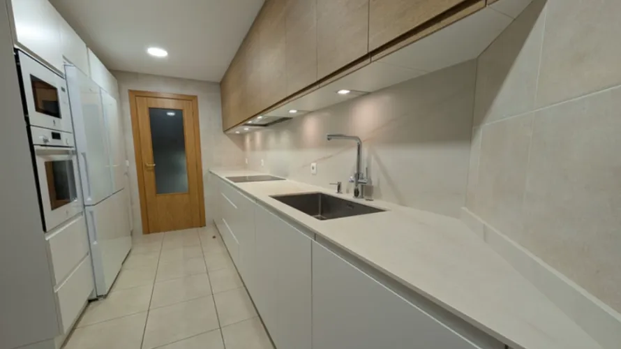 3 bedrooms apartment for sale , Nueva Andalucia, Spain No. 628 № 9