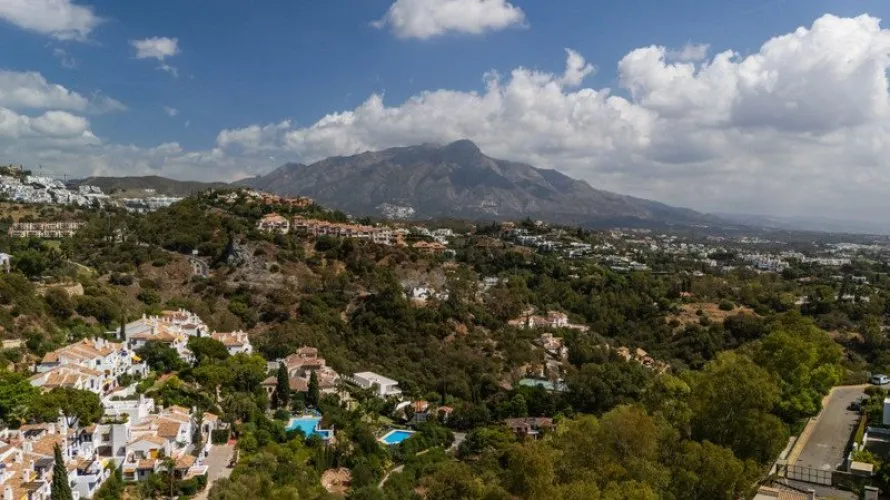 3 bedrooms apartment for sale , Benahavis, Spain No. 514 № 1