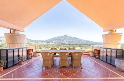 5 bedrooms penthouse for sale , Nueva Andalucia, Spain No. 271