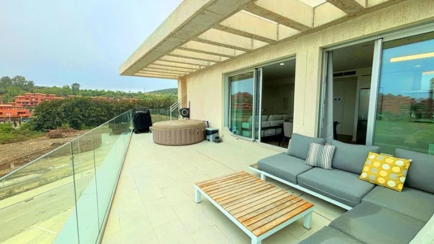 2 bedrooms penthouse for sale , Estepona, Spain No. 556 № 3