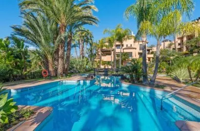2 bedrooms apartment for sale , Estepona, Spain No. 483