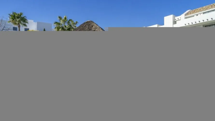 2 bedrooms apartment for sale , Estepona, Spain No. 654 № 8