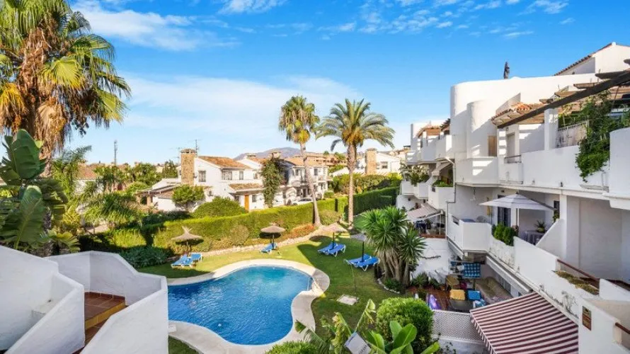 2 bedrooms penthouse for sale , Estepona, Spain No. 681 № 1