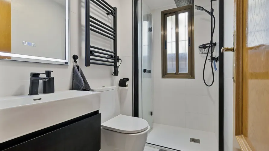 2 bedrooms apartment for sale , Fuengirola, Spain No. 692 № 8