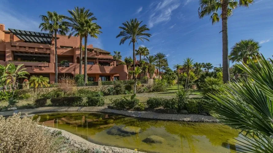 3 bedrooms apartment for sale , Estepona, Spain No. 664 № 1