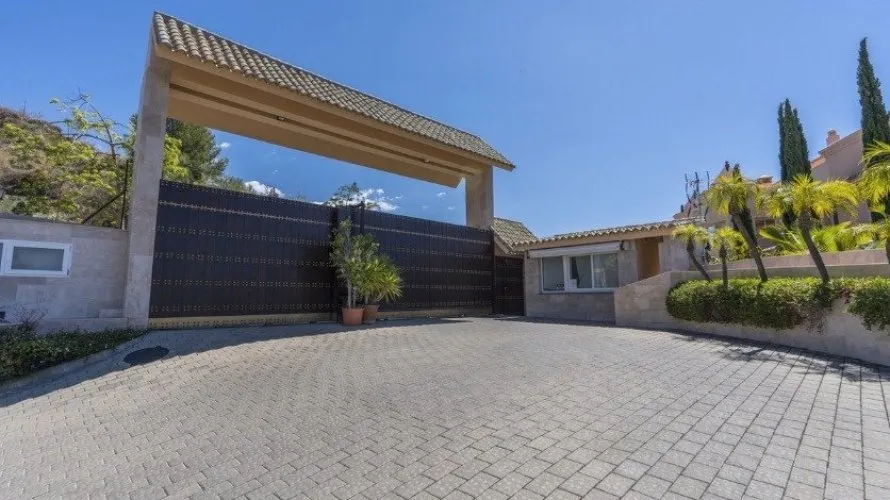 3 bedrooms apartment for sale , Estepona, Spain No. 650 № 11