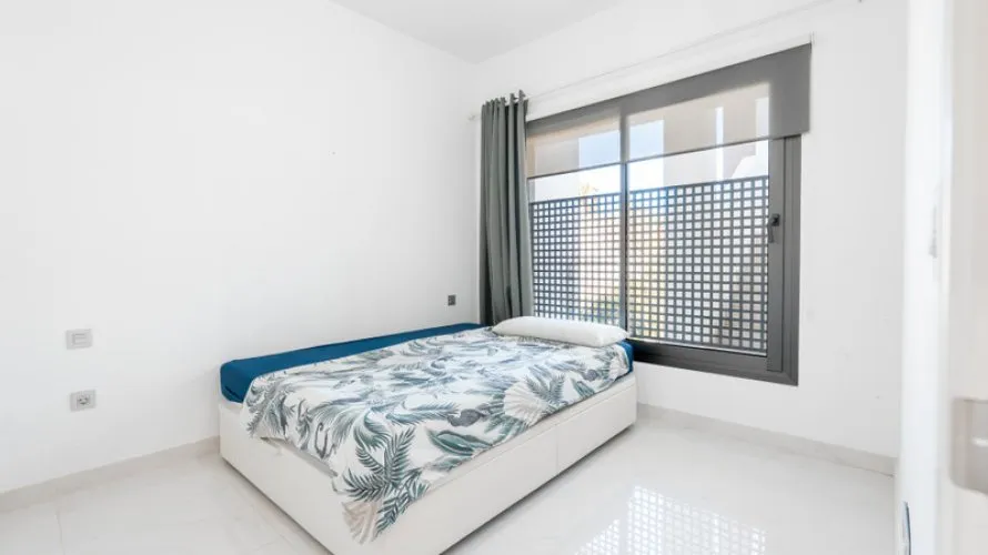 2 bedrooms apartment for sale , Estepona, Spain No. 648 № 7