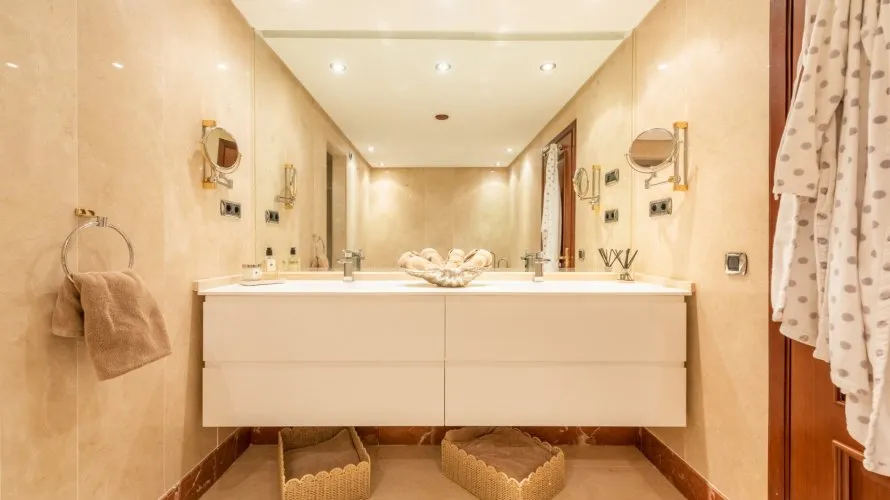 3 bedrooms duplex for sale , Estepona, Spain No. 243 № 3