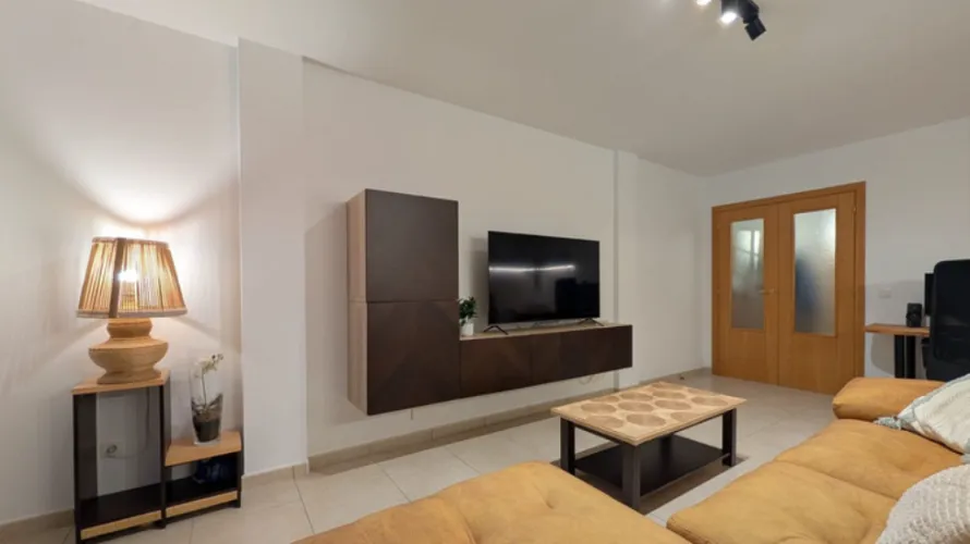 3 bedrooms apartment for sale , Nueva Andalucia, Spain No. 628 № 1