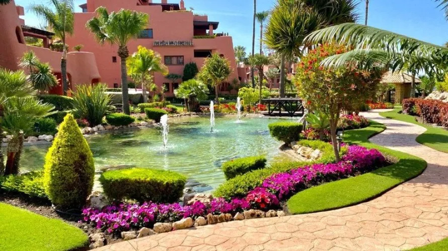 3 bedrooms duplex for sale , Estepona, Spain No. 244 № 14