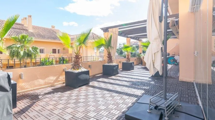 3 bedrooms apartment for sale , Nueva Andalucia, Spain No. 512 № 26