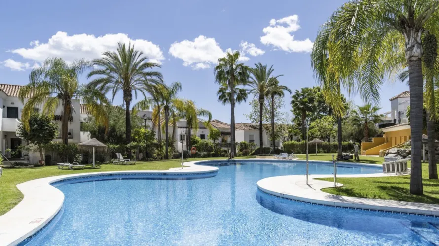 2 bedrooms apartment for sale , Nueva Andalucia, Spain No. 785 № 5