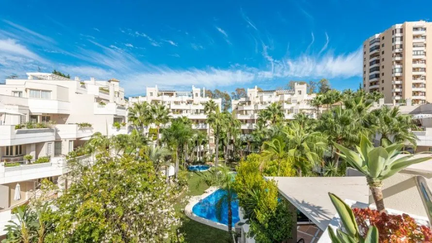 3 bedrooms penthouse for sale , Nueva Andalucia, Spain No. 262 № 24