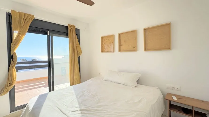 3 bedrooms penthouse for sale , Casares, Spain No. 579 № 15