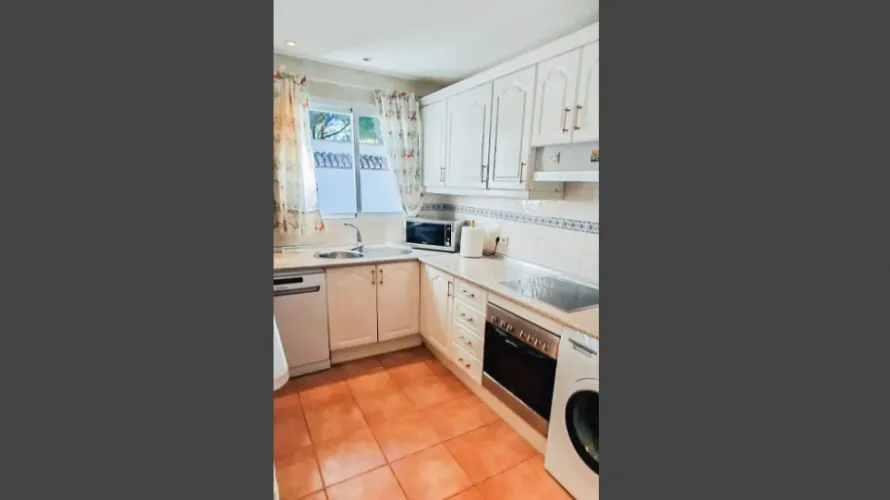 2 bedrooms apartment for sale , Nueva Andalucia, Spain No. 615 № 14