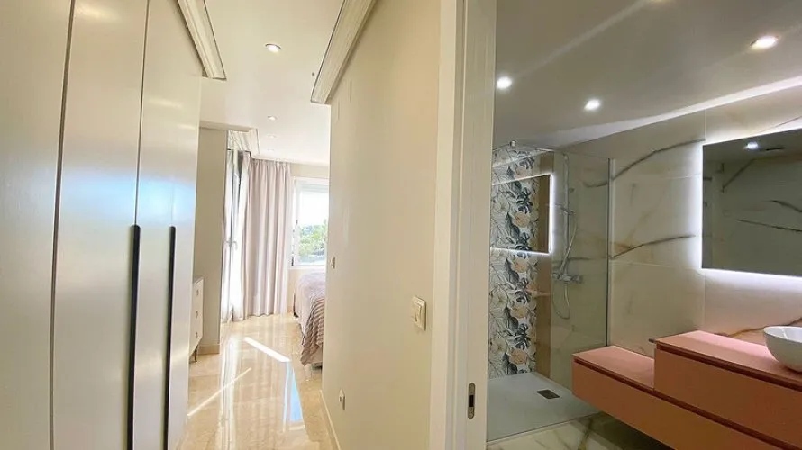 2 bedrooms apartment for sale , Estepona, Spain No. 639 № 13