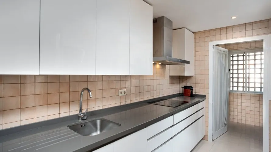 2 bedrooms apartment for sale , Marbella, Spain No. 688 № 3