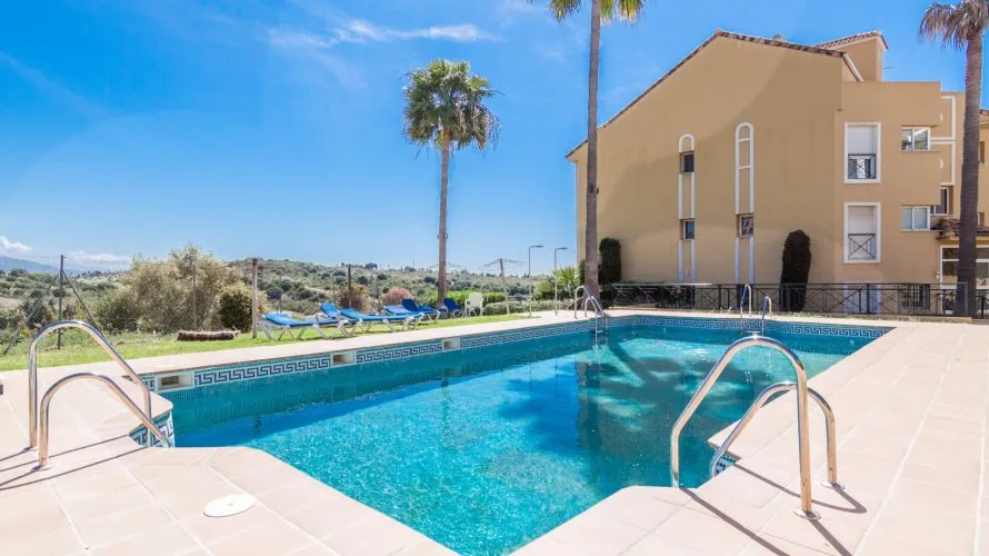 2 bedrooms apartment for sale , Estepona, Spain No. 400 № 13