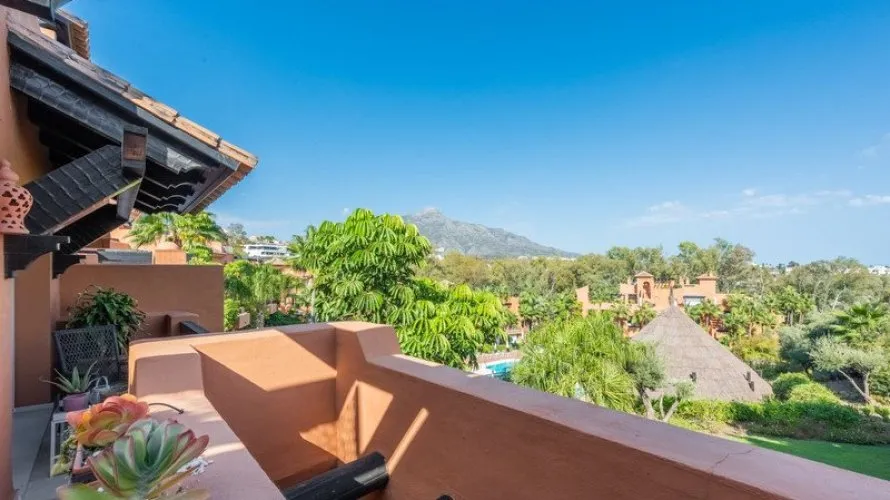 3 bedrooms apartment for sale , Nueva Andalucia, Spain No. 361 № 21