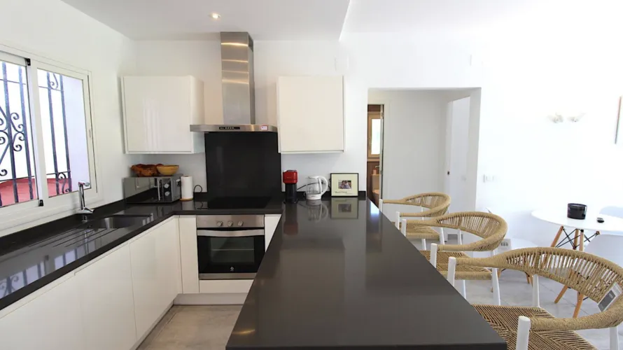 2 bedrooms apartment for sale , Estepona, Spain No. 783 № 7