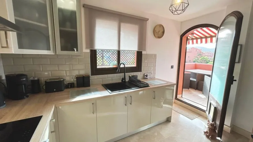 3 bedrooms duplex for sale , Estepona, Spain No. 500 № 13