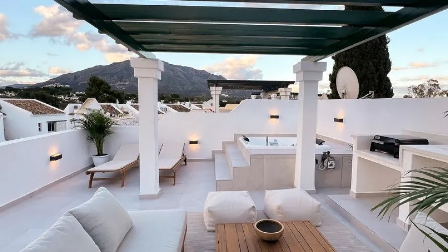 3 bedrooms duplex for sale , Nueva Andalucia, Spain No. 711 № 12