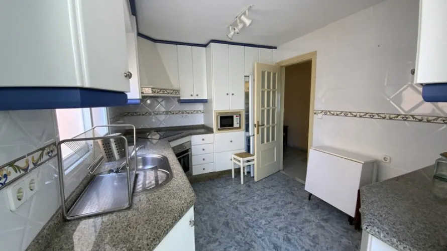 3 bedrooms apartment for sale , Marbella, Spain No. 356 № 2