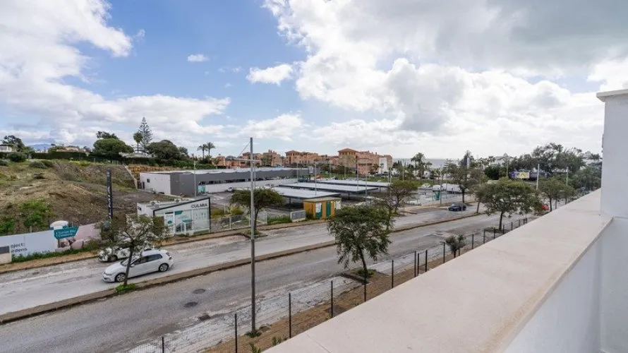 2 bedrooms apartment for sale , Estepona, Spain No. 637 № 3