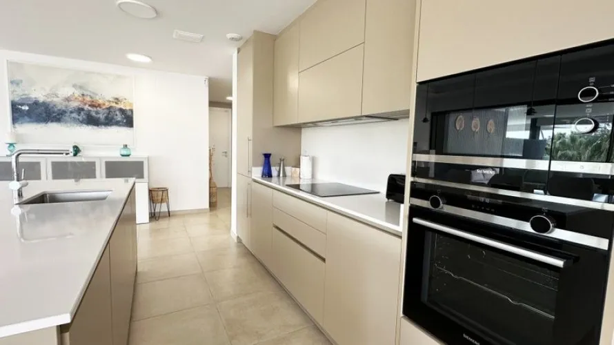 3 bedrooms apartment for sale , Estepona, Spain No. 707 № 10