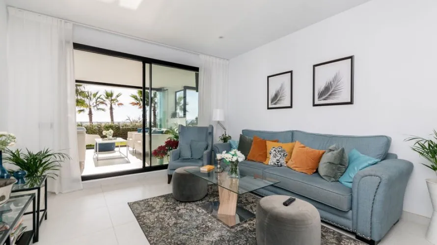 4 bedrooms apartment for sale , Estepona, Spain No. 302 № 1