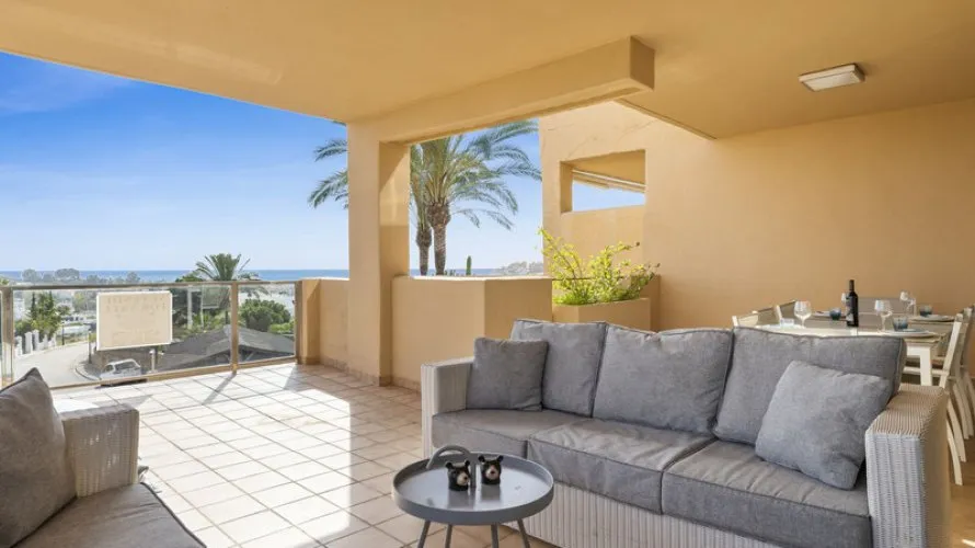 3 bedrooms apartment for sale , Estepona, Spain No. 445 № 16