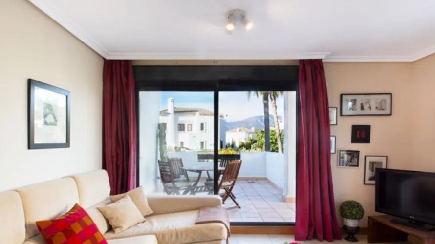 2 bedrooms apartment for sale , Estepona, Spain No. 694 № 3