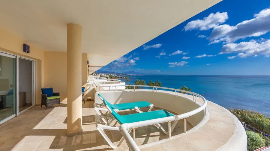 3 bedrooms penthouse for sale , Estepona, Spain No. 558 № 2