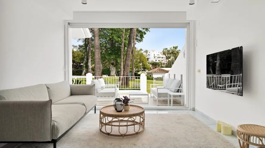 3 bedrooms apartment for sale , Nueva Andalucia, Spain No. 249 № 14