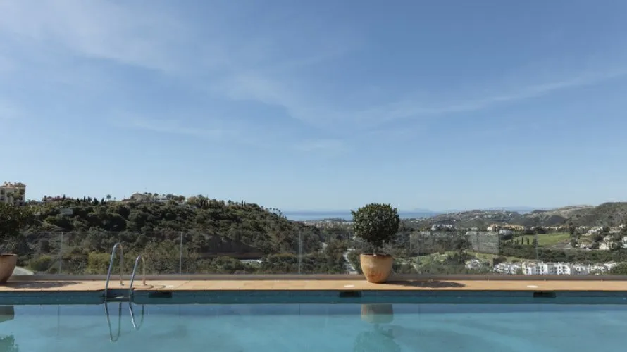 3 bedrooms penthouse for sale , La Quinta, Spain No. 362 № 22