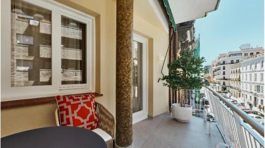 3 bedrooms apartment for sale, Madrid, Spain No. 1490 № 1