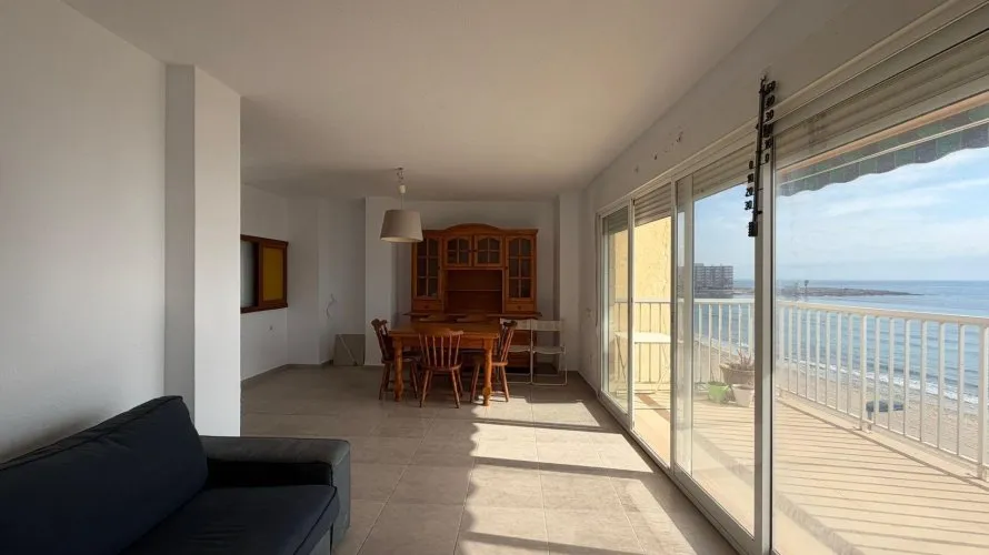 4 bedrooms apartment for sale, Torrevieja, Spain No. 1628