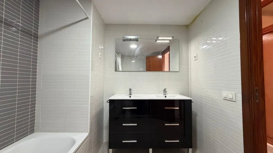 4 bedrooms apartment for sale, Torrevieja, Spain No. 1628 № 24