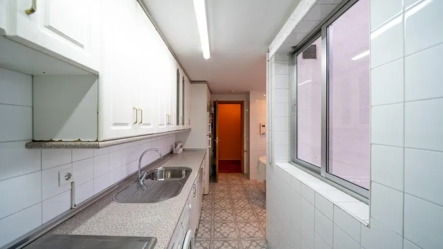 2 bedrooms apartment for sale, Madrid, Spain No. 1636 № 9