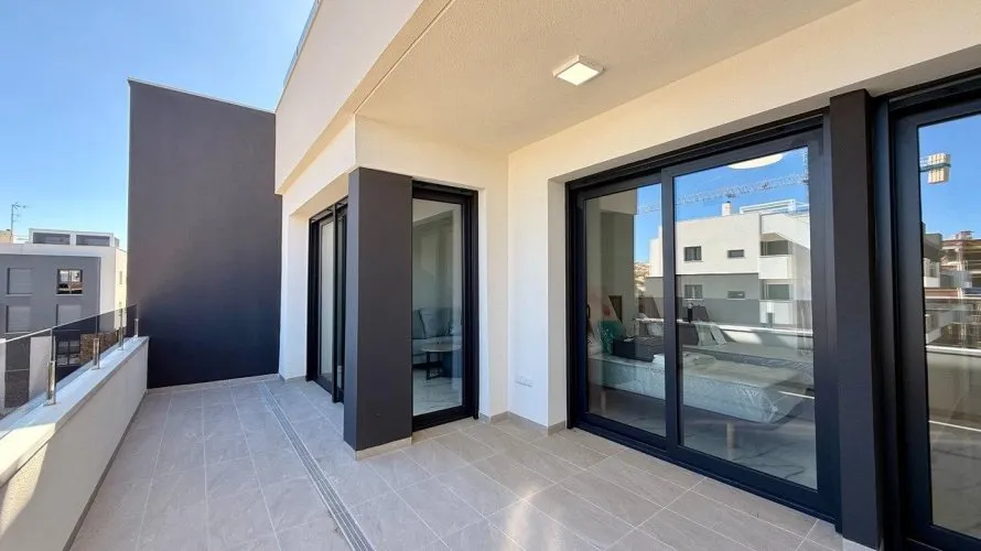 2 bedrooms penthouse for sale, Torrevieja, Spain No. 1610 № 1