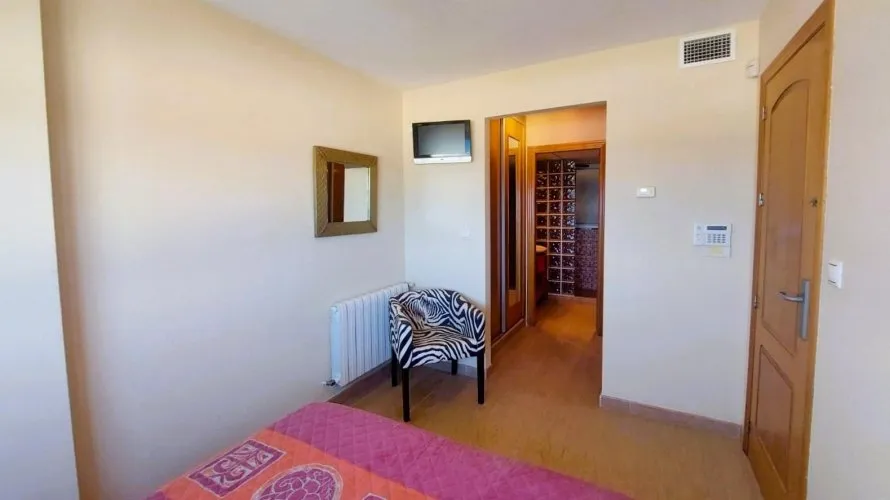 4 bedrooms apartment for sale, Torrevieja, Spain No. 1330 № 12